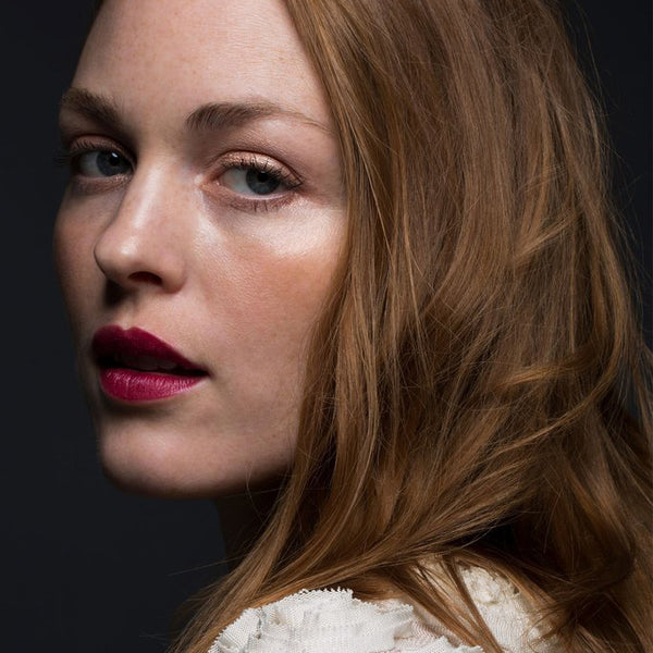 Get the Look: The Soft Metallic Eye